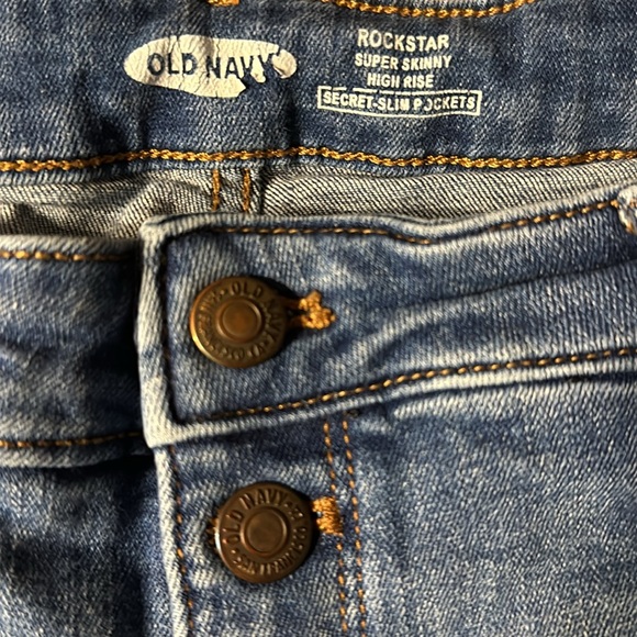 Old Navy High-rise Button up Jeans - Picture 5 of 6